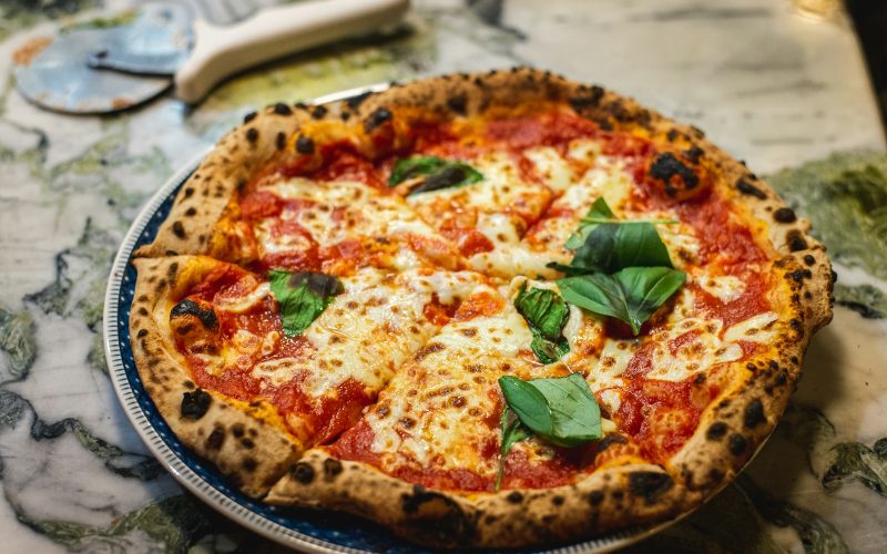 round cooked pizza